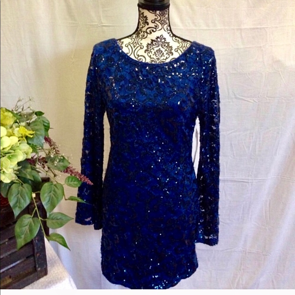 ⭐️SOLD⭐️NWT Navy/Blk Lace Dress - Picture 3 of 3